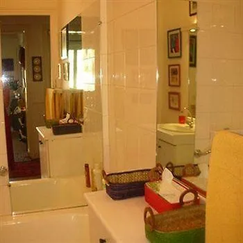 Bed & Breakfast Tour Montparnasse Parijs